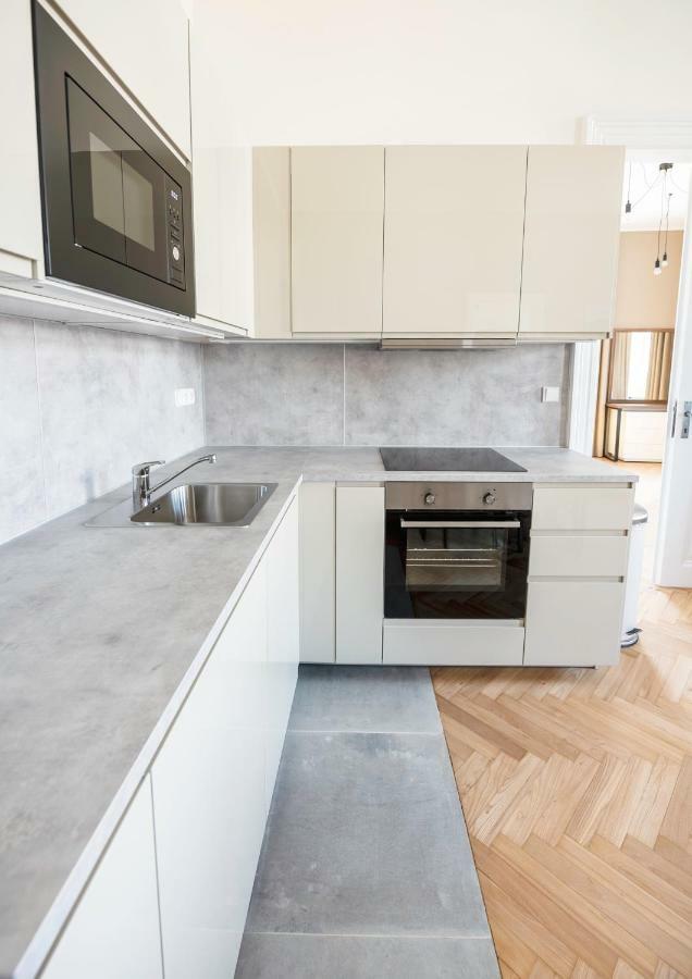 Apartment Letna Garden