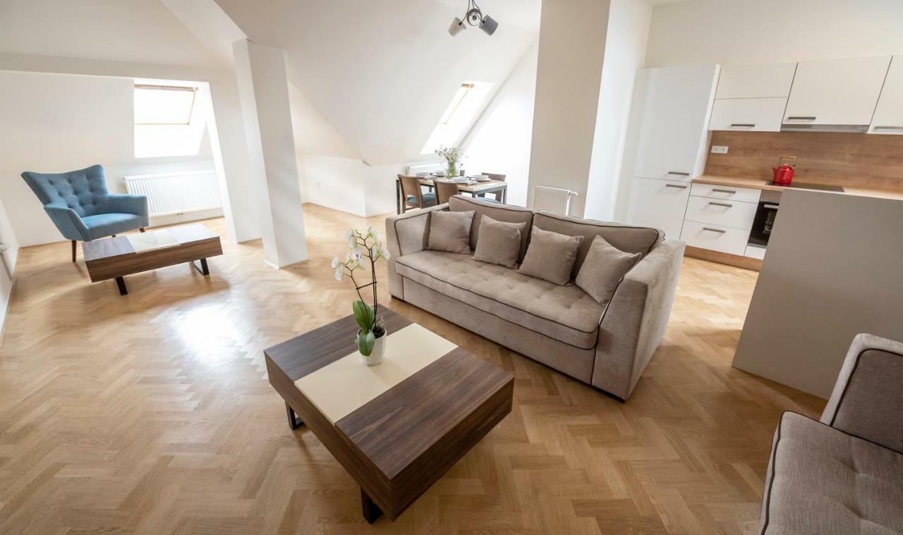 Letna Garden Apartment *